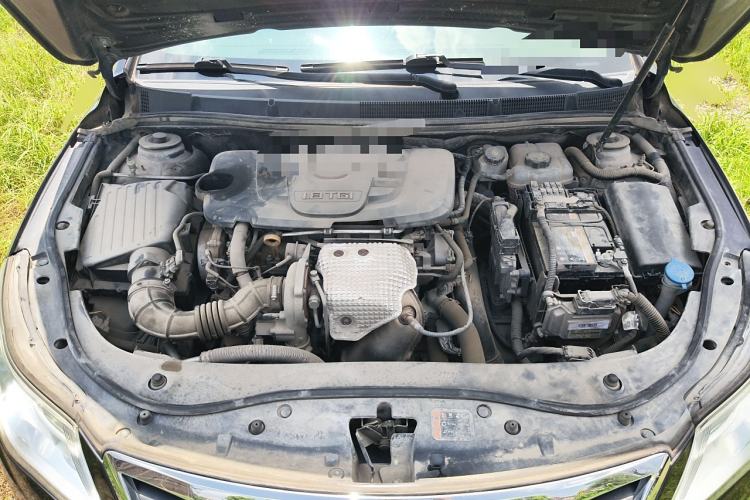 Used Roewe 950 2015 1.8T Elite Edition Engine Bay