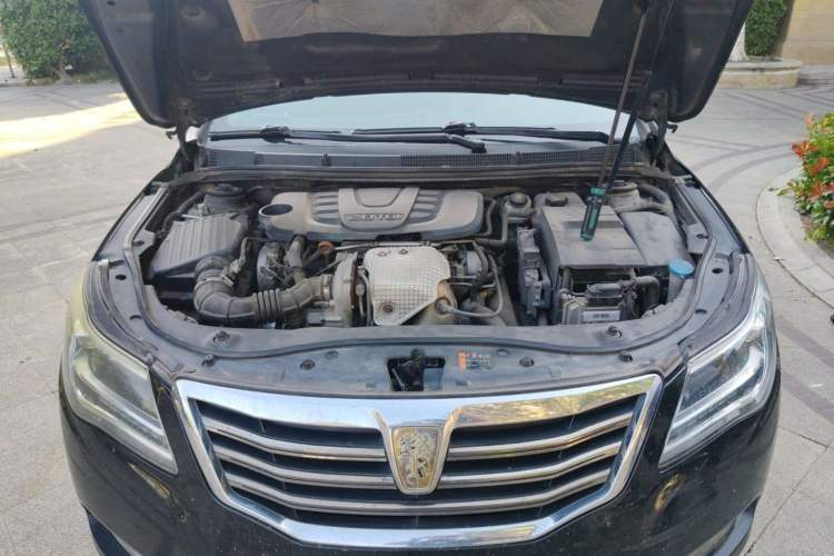 Used Roewe 950 2015 2.0T Luxury Executive Edition Engine Bay