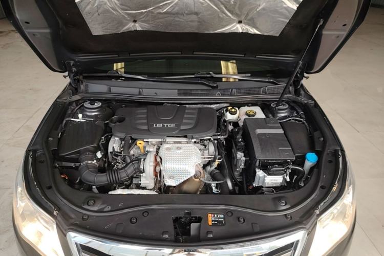 Used Roewe 950 2015 1.8T Elite Edition Engine Bay