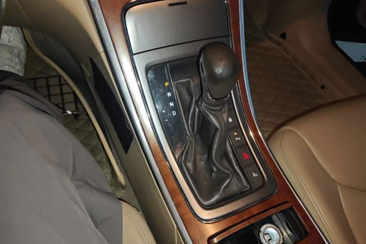 Used Roewe 950 2015 1.8T Luxury Edition Gear Lever