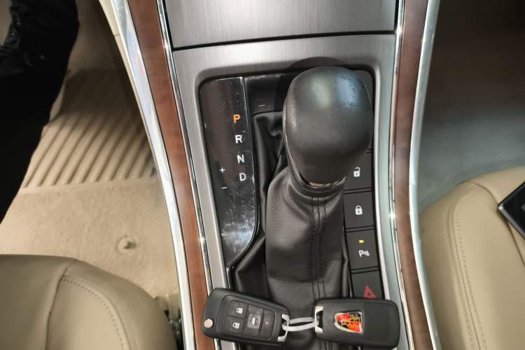 Used Roewe 950 2015 1.8T Luxury Edition Gear Lever
