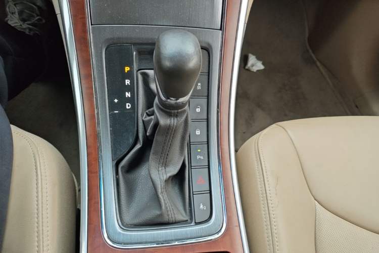 Used Roewe 950 2015 1.8T Luxury Edition Gear Lever