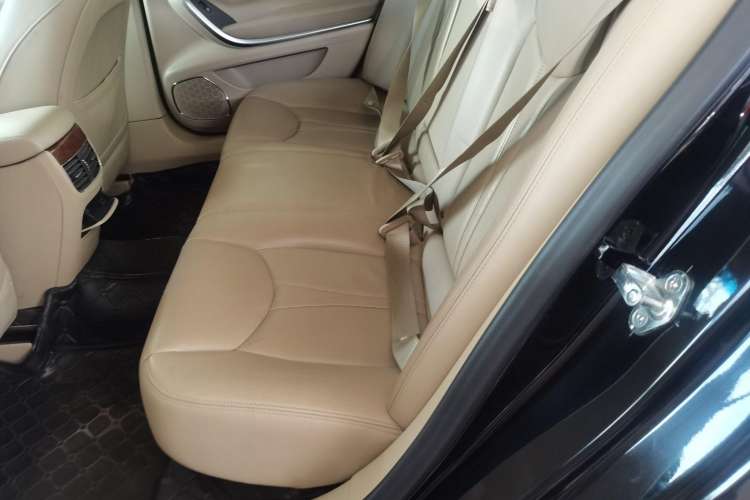 Used Roewe 950 2015 1.8T Elegant Edition Interior 1