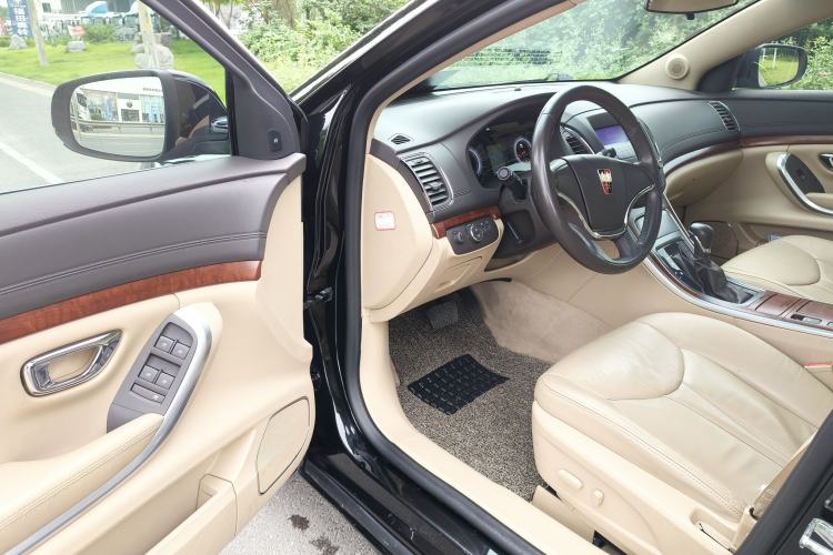 Used Roewe 950 2015 1.8T Elite Edition Interior 2