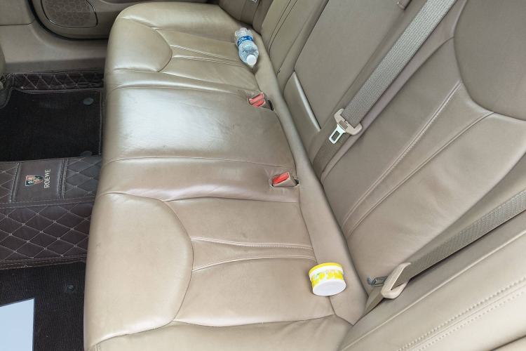 Used Roewe 950 2015 1.8T Elite Edition Interior 4