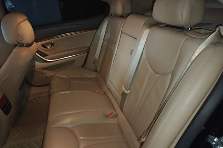 Used Roewe 950 2015 1.8T Luxury Edition Left Rear Seat