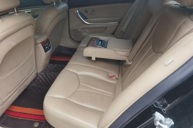 Used Roewe 950 2015 2.0T Luxury Executive Edition Left Rear Seat