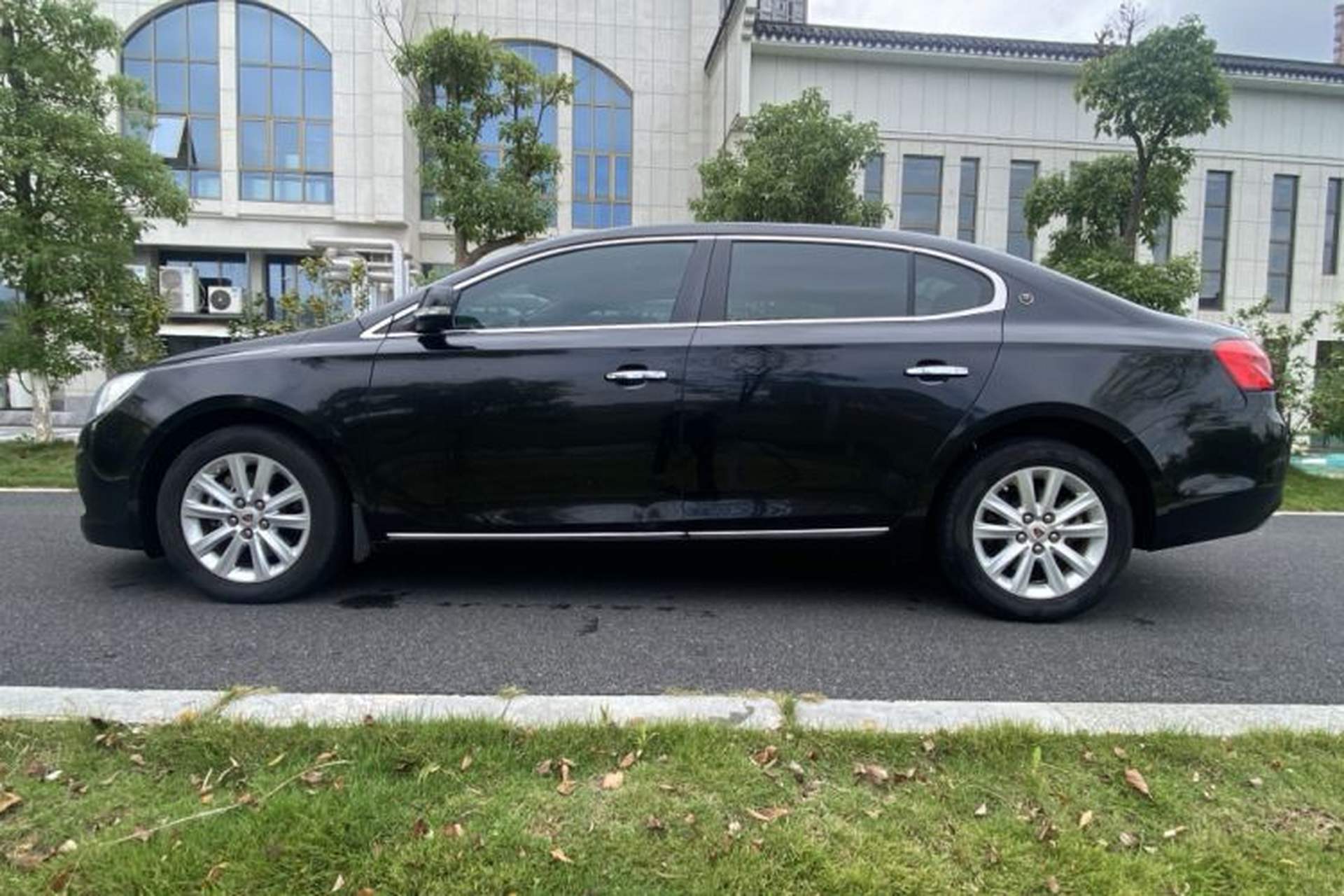 Used Roewe 950 2015 1.8T Elite Edition Left Side