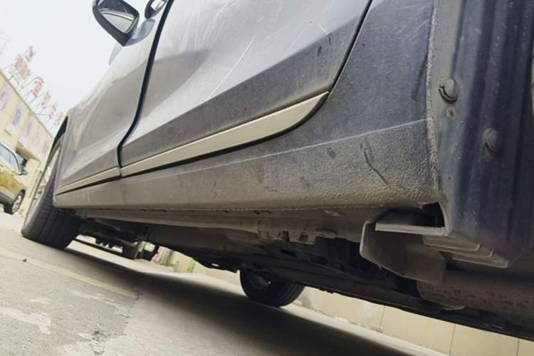 Used Roewe 950 2015 1.8T Elite Edition Left Side Sill