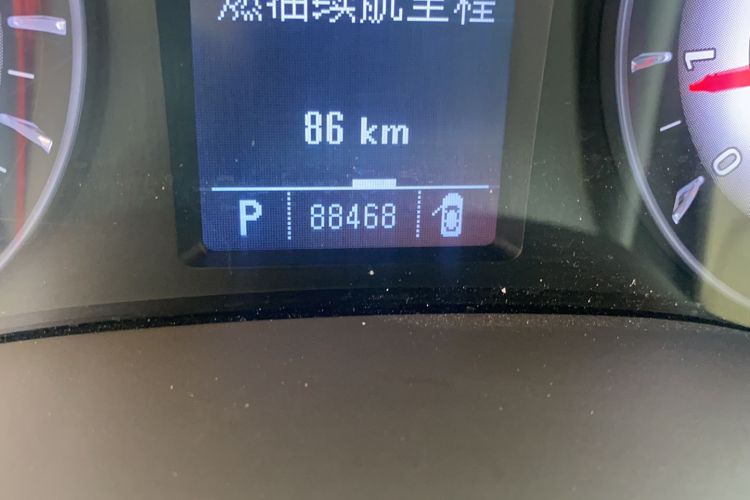 Used Roewe 950 2015 1.8T Elite Edition Odometer Close Up