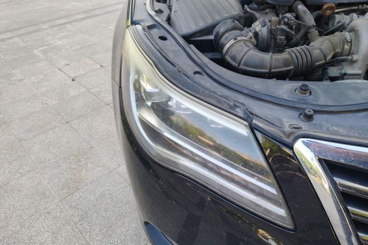 Used Roewe 950 2015 2.0T Luxury Executive Edition Right Front Headlight
