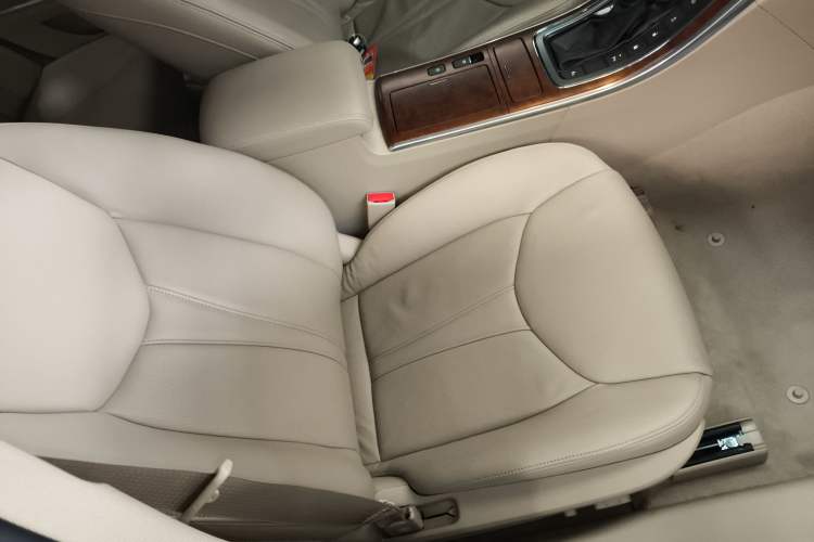 Used Roewe 950 2015 1.8T Luxury Edition Right Front Seat