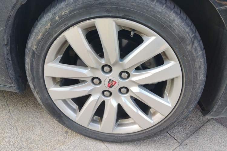 Used Roewe 950 2015 2.0T Luxury Executive Edition Right Front Wheel Hub