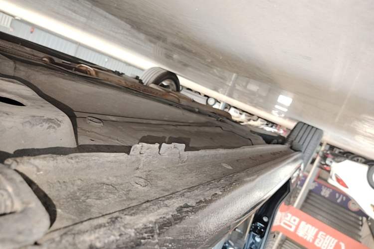 Used Roewe 950 2015 1.8T Elite Edition Right Side Sill