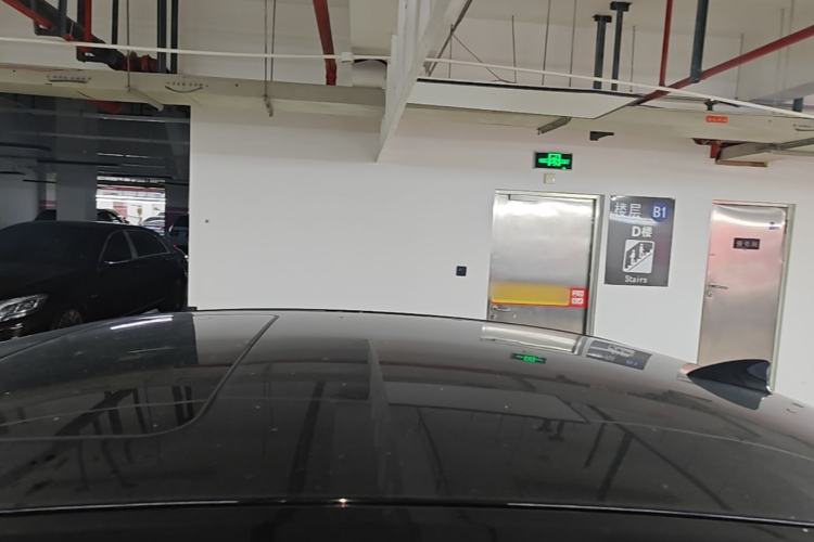 Used Roewe 950 2015 1.8T Luxury Edition Roof