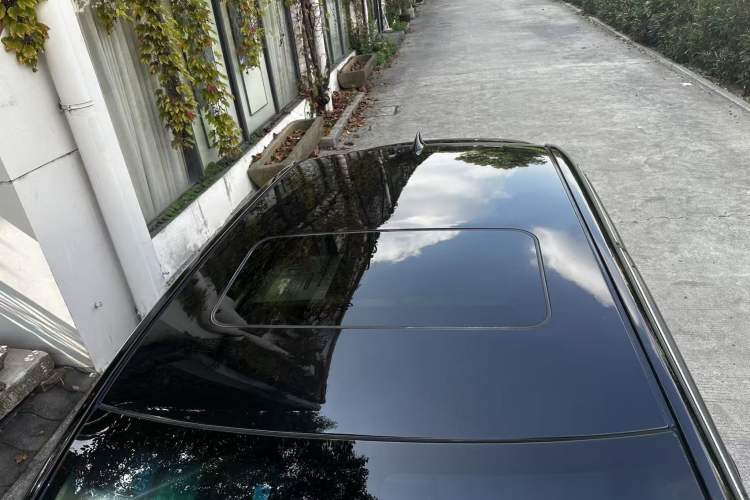 Used Roewe 950 2015 1.8T Luxury Edition Roof