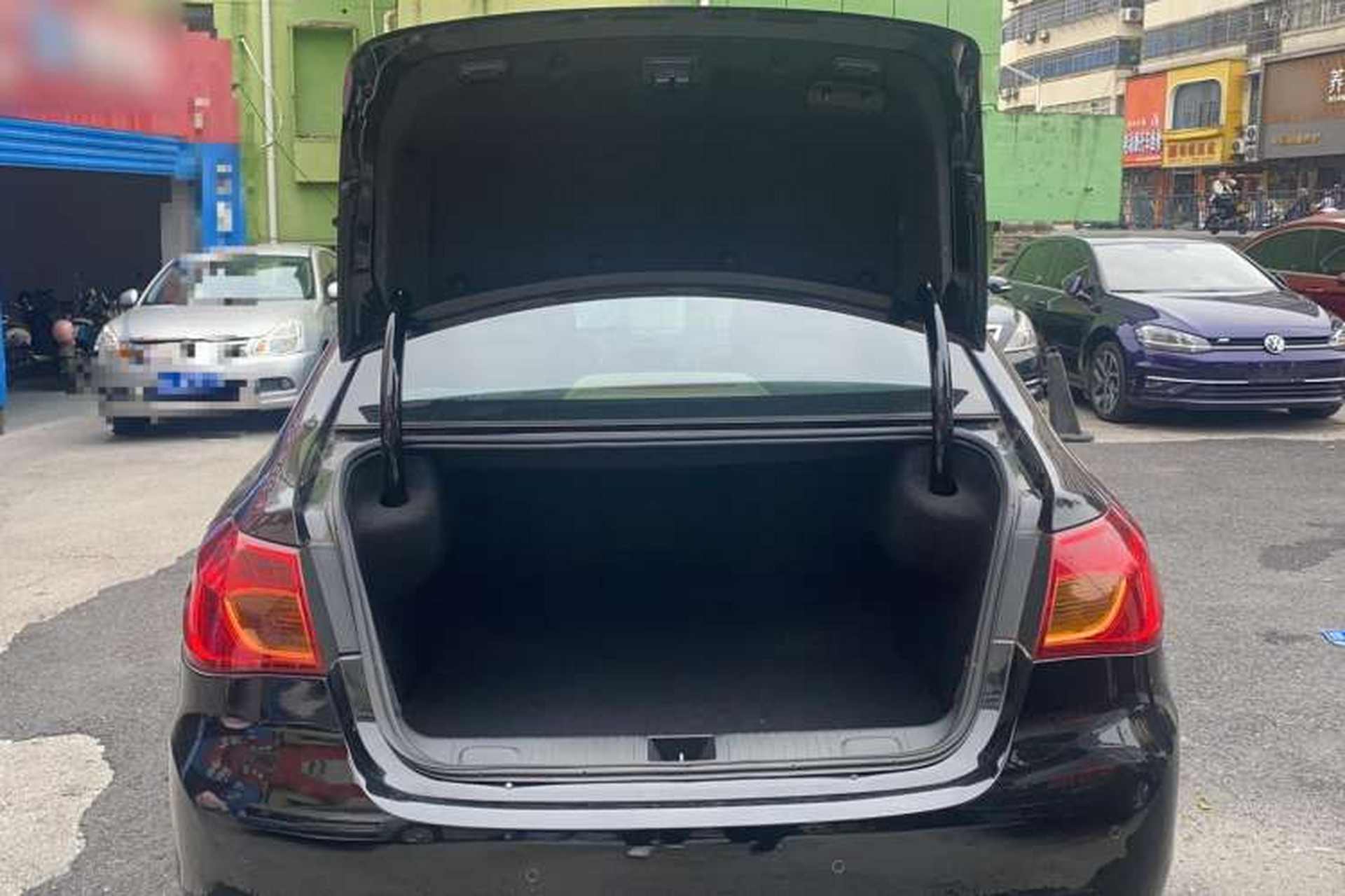 Used Roewe 950 2015 1.8T Elite Edition Trunk