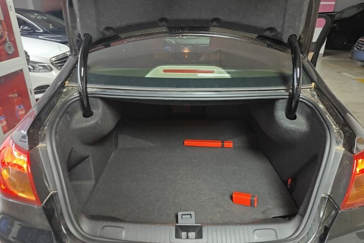Used Roewe 950 2015 1.8T Luxury Edition Trunk