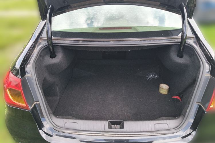 Used Roewe 950 2015 1.8T Elite Edition Trunk