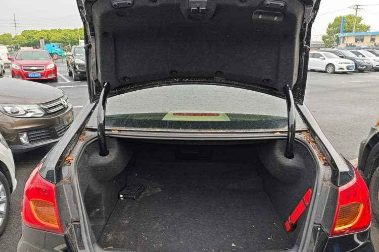 Used Roewe 950 2015 1.8T Luxury Edition Trunk