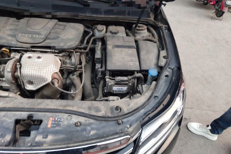 Used Roewe 950 2017 30T Internet Flagship Edition Engine Bay Left