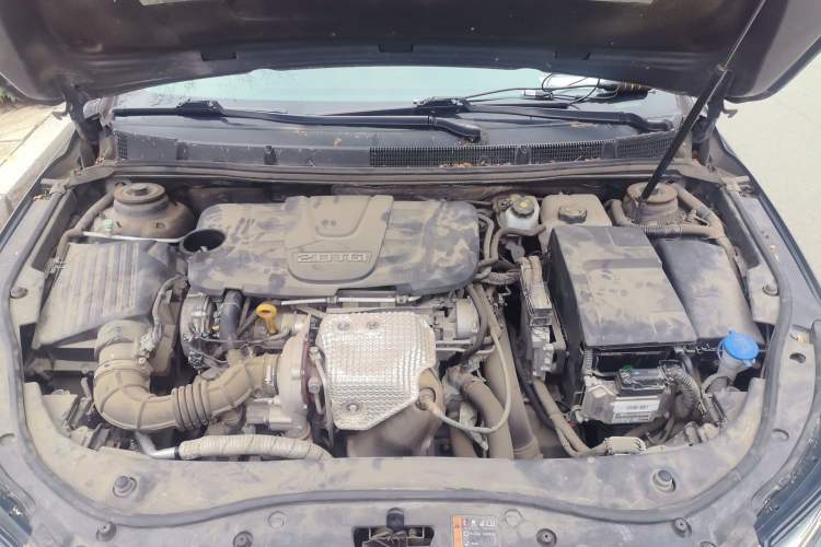 Used Roewe 950 2017 30T Internet Flagship Edition Engine Bay