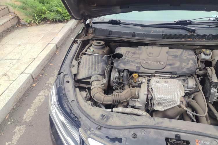 Used Roewe 950 2017 30T Internet Flagship Edition Engine Bay Right
