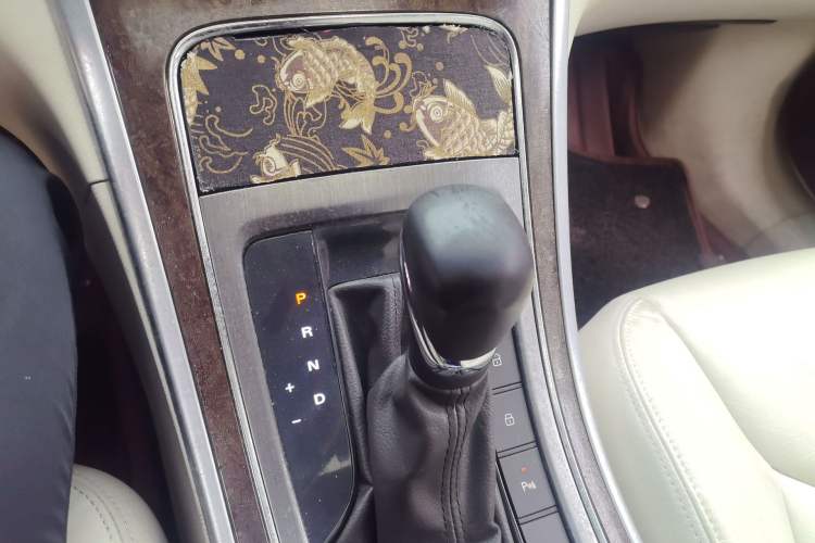 Used Roewe 950 2017 30T Internet Flagship Edition Gear Lever