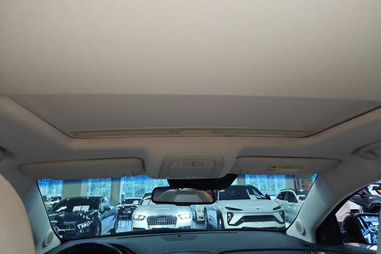 Used Roewe 950 2017 30T Internet Executive Supreme Edition Headliner