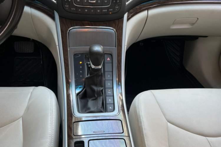 Used Roewe 950 2017 30T Internet Flagship Edition Interior 4