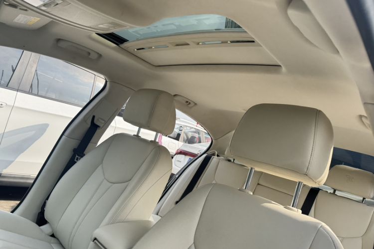Used Roewe 950 2017 30T Internet Flagship Edition Interior 4