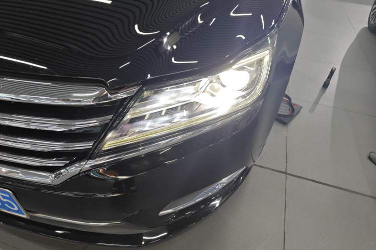 Used Roewe 950 2017 30T Internet Executive Supreme Edition Left Front Headlight