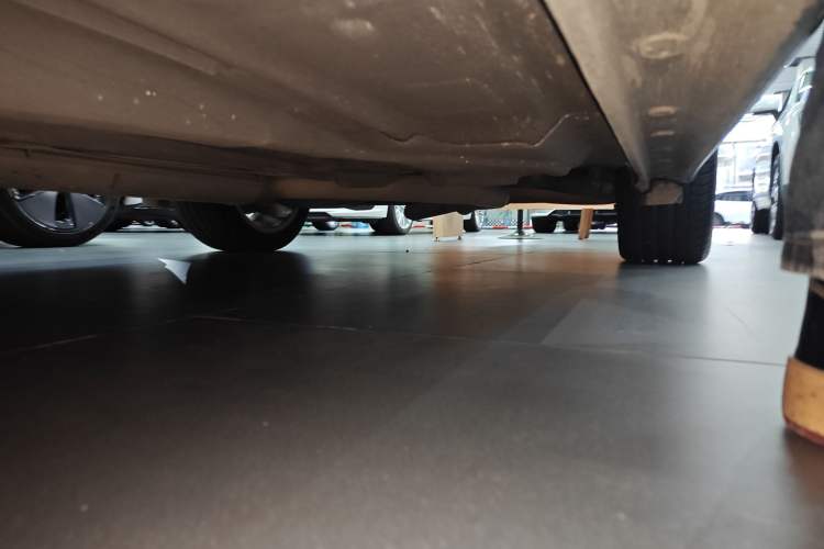 Used Roewe 950 2017 30T Internet Executive Supreme Edition Left Side Sill