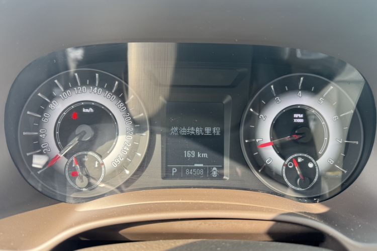 Used Roewe 950 2017 30T Internet Flagship Edition Odometer Close Up