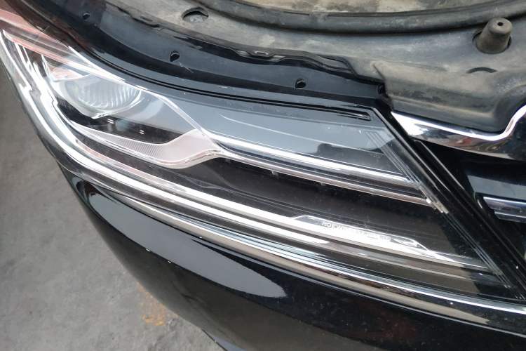 Used Roewe 950 2017 30T Internet Flagship Edition Right Front Headlight