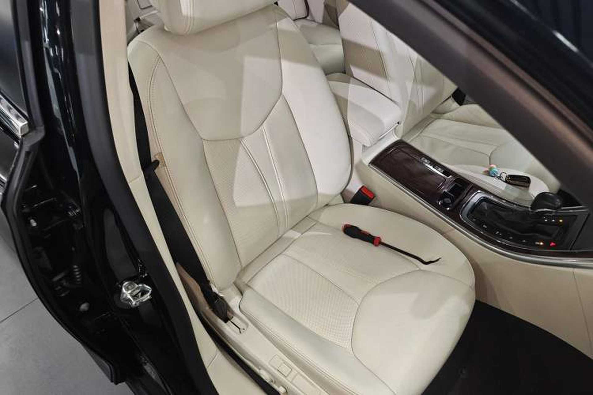 Used Roewe 950 2017 30T Internet Executive Supreme Edition Right Front Seat