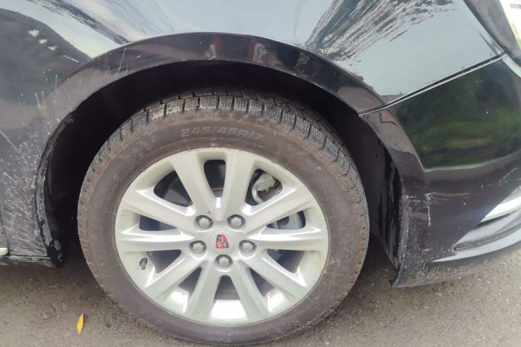 Used Roewe 950 2017 30T Internet Flagship Edition Right Front Wheel Hub