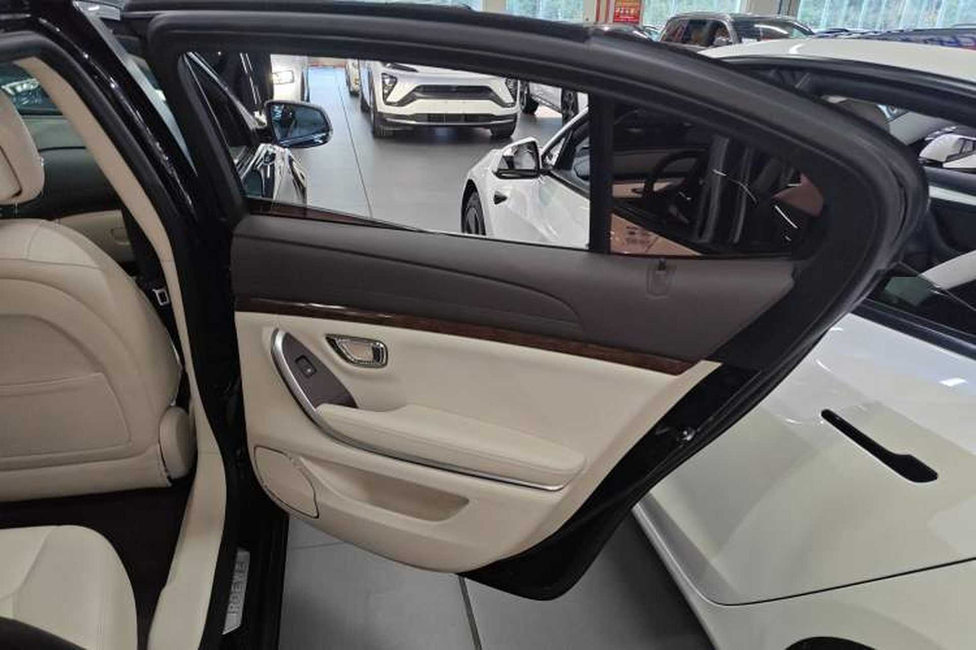Used Roewe 950 2017 30T Internet Executive Supreme Edition Right Rear Door Interior