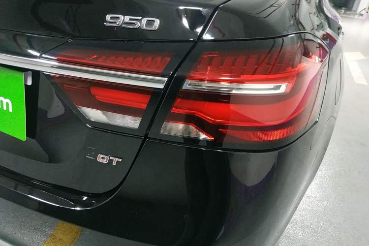Used Roewe 950 2017 30T Internet Flagship Edition Right Rear Taillight