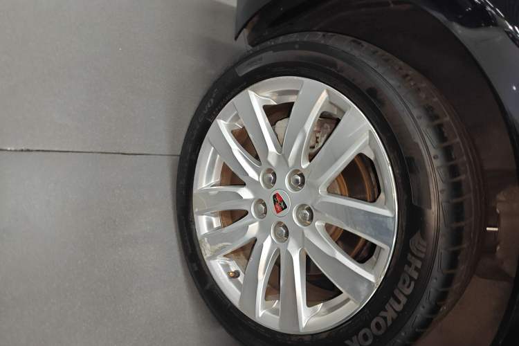 Used Roewe 950 2017 30T Internet Executive Supreme Edition Right Rear Wheel Hub