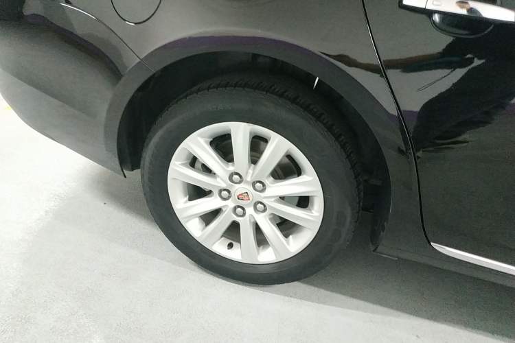 Used Roewe 950 2017 30T Internet Flagship Edition Right Rear Wheel Hub