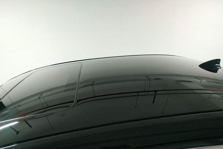 Used Roewe 950 2017 30T Internet Flagship Edition Roof