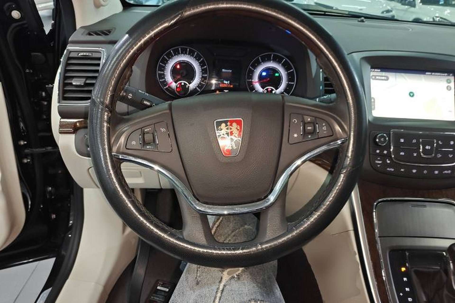 Used Roewe 950 2017 30T Internet Executive Supreme Edition Steering Wheel