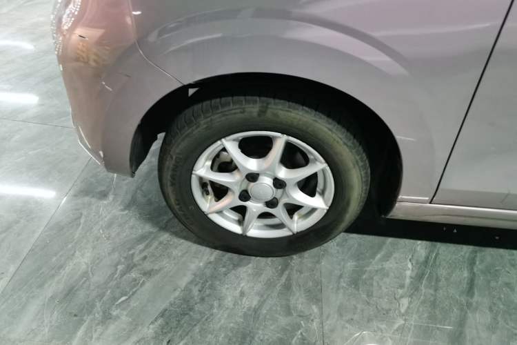 Used Roewe Clever 2022 311km QiQi BoBo Edition Left Front Wheel Hub