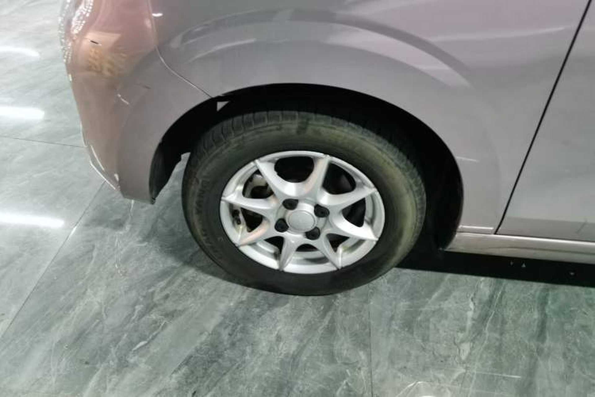 Used Roewe Clever 2022 311km QiQi BoBo Edition Left Front Wheel Hub