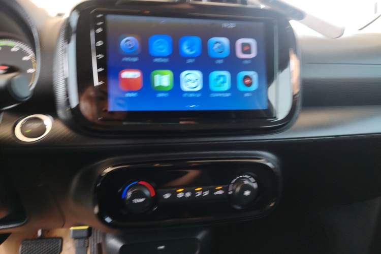 Used Roewe Clever 2022 311km QiQi BoBo Edition Audio And AC Panel