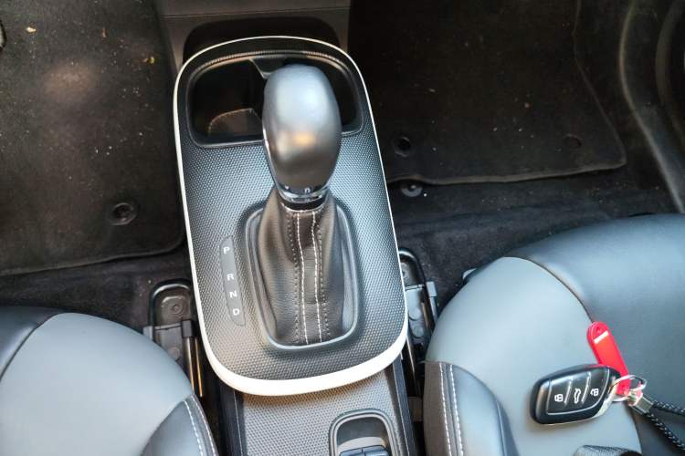 Used Roewe Clever 2022 311km QiQi BoBo Edition Gear Lever