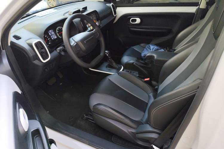 Used Roewe Clever 2022 311km QiQi BoBo Edition Left Front Seat