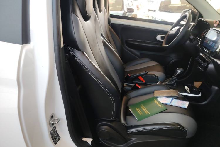 Used Roewe Clever 2022 311km QiQi BoBo Edition Right Front Seat