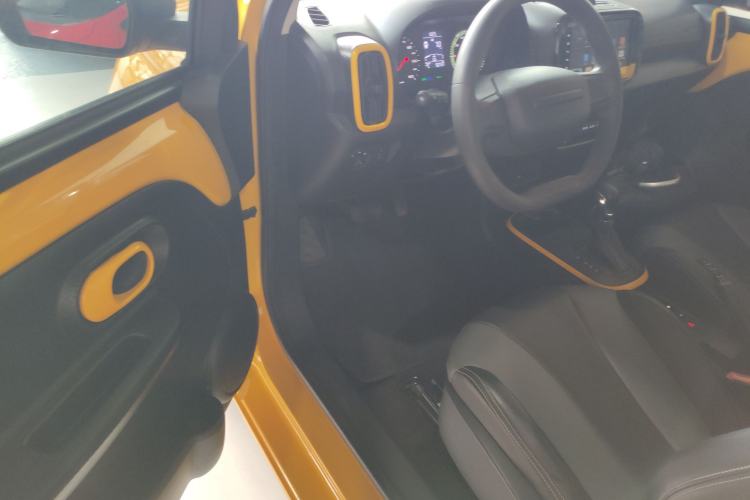Used Roewe Clever 2022 311km QiQi BoBo Edition Driver Seat